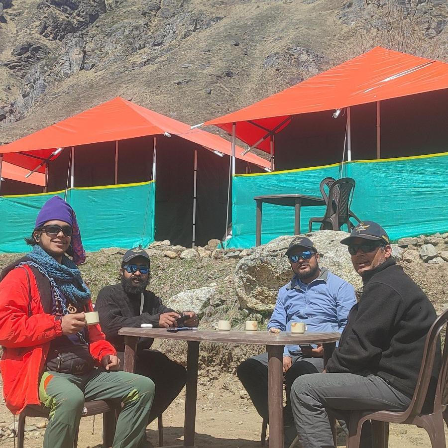 Buddy Hikers Stay Badrinath Bilik gambar