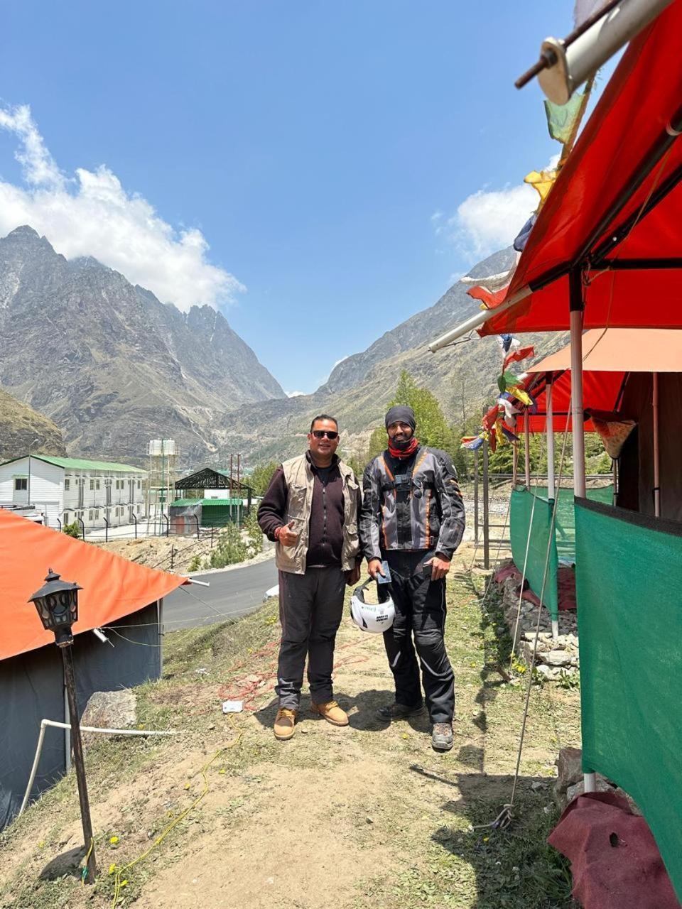 Buddy Hikers Stay Badrinath Luaran gambar