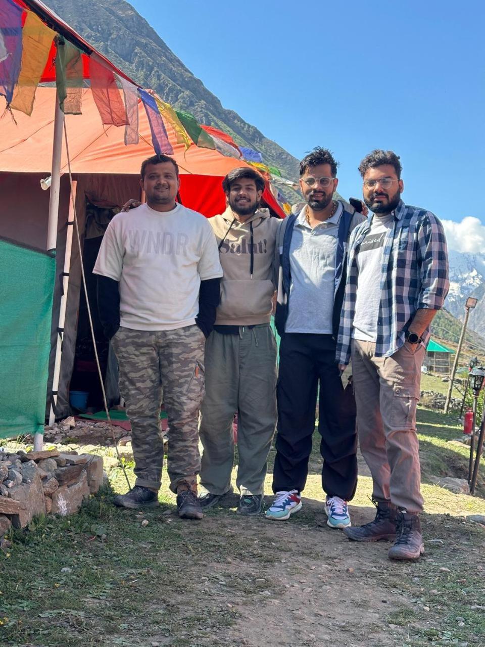 Buddy Hikers Stay Badrinath Luaran gambar