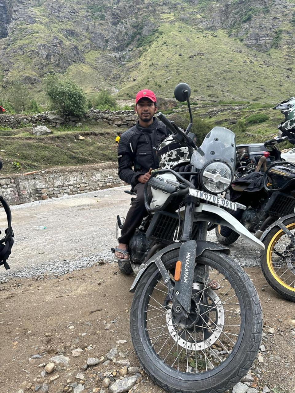 Buddy Hikers Stay Badrinath Luaran gambar