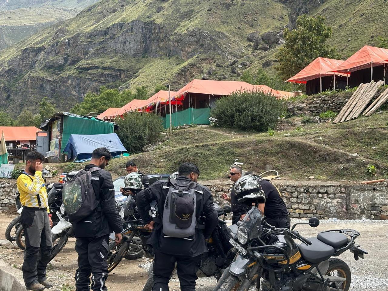 Buddy Hikers Stay Badrinath Luaran gambar